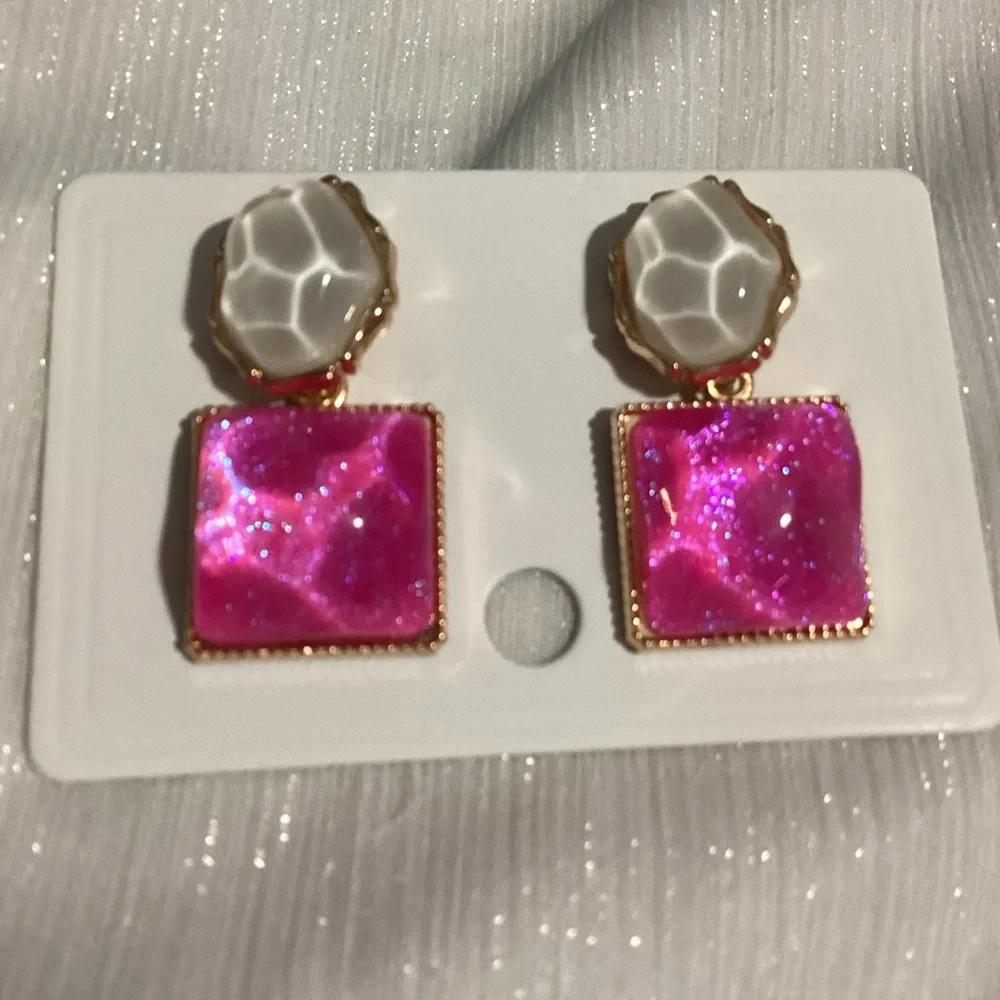 💗 Pink Glittery & White Translucent Geometric Resin Drop Water Ripple Ea…